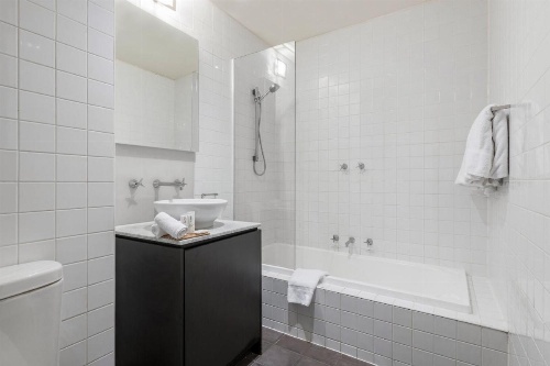 BreakFree on Collins image 27